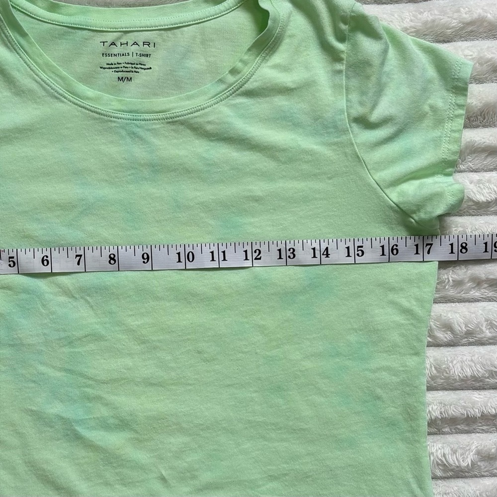 TAHARI Essentials Short Sleeve Top Lime Green T-Shirt Medium - Picture 5 of 6